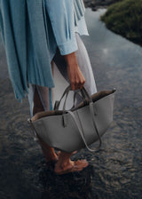 https://cdn.shopify.com/s/files/1/1005/6587/7067/files/14_Cyme_Mini_Ardoise-9972000x2800px_82b01c0d-2eb9-430b-89da-e64c502156da.jpg?v=1775509147