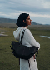 https://cdn.shopify.com/s/files/1/1005/6587/7067/files/17_Cyme_Mini_Surpiqures-12482000x2800px_1ba93265-4c38-44d1-a27b-d82cde1c5939.jpg?v=1775509149